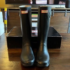 Hunter Black Rainboots